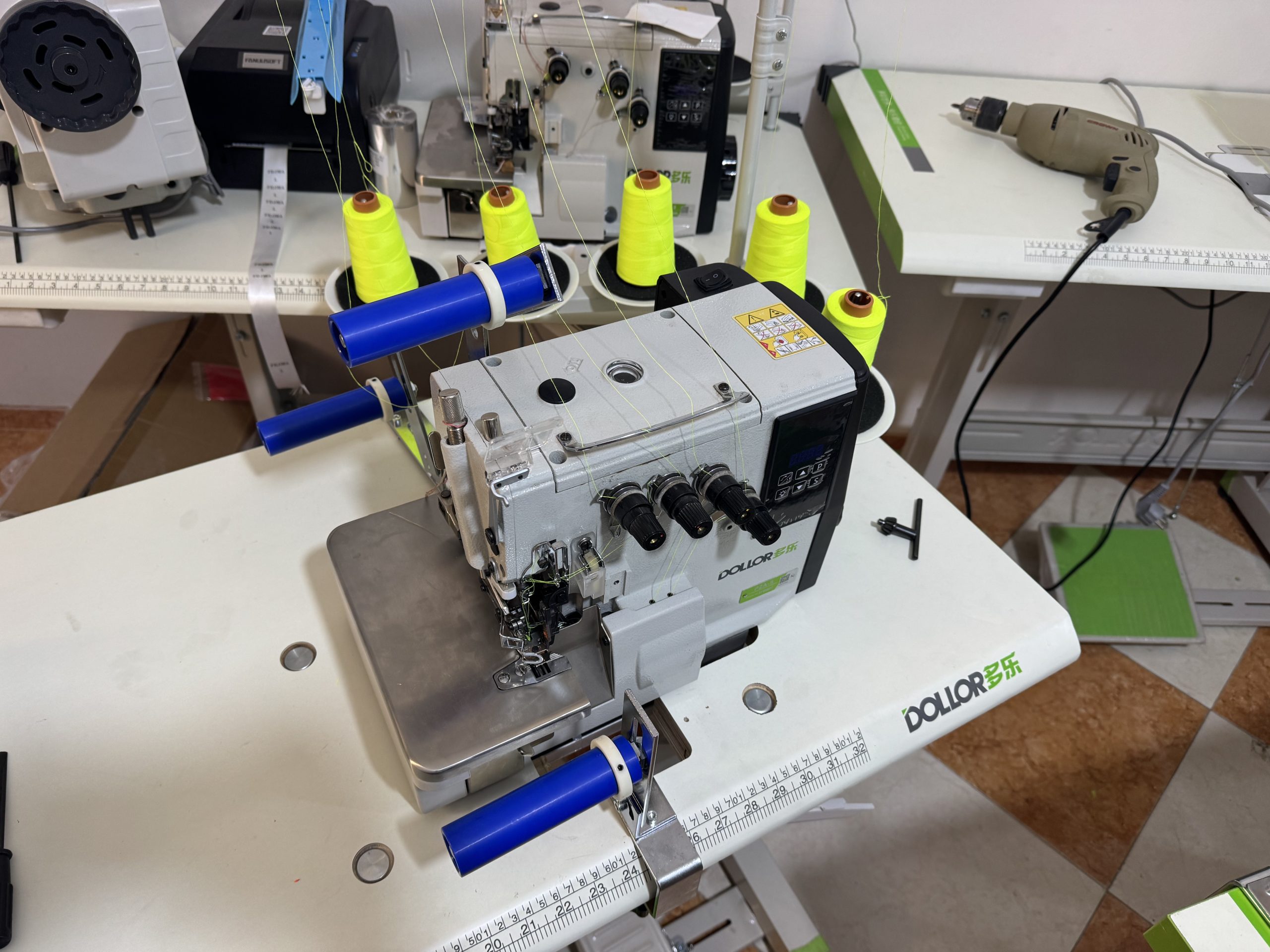 Photo00007151 Support guide d'élastique pour surjet B – Image 1