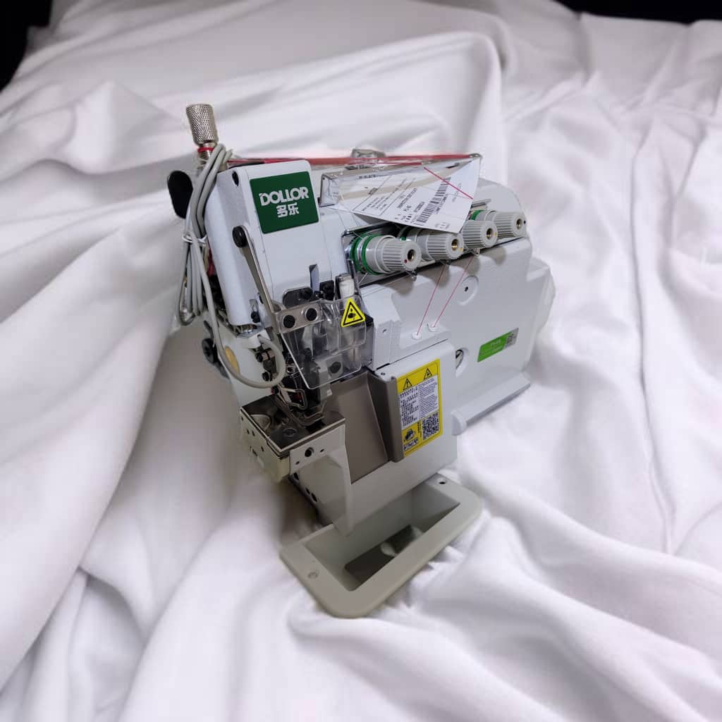 Photo00007761 Machine à coudre industrielle surjet P1-4 – Image 1
